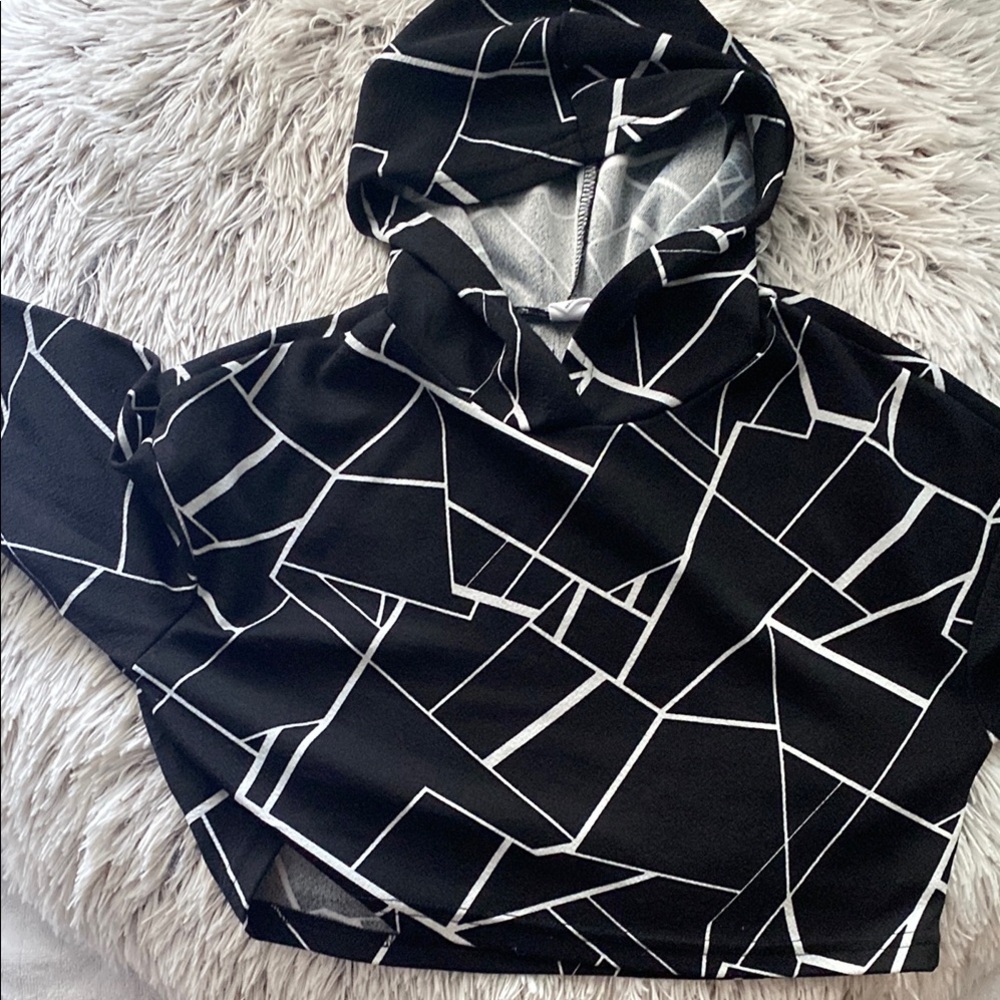 Cropped Black and White Patterned Sweater